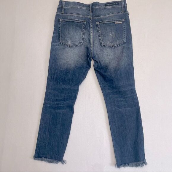 Rock & Republic® Kendall Capri Jeans Size 6 Medium Wash - Picture 9 of 9